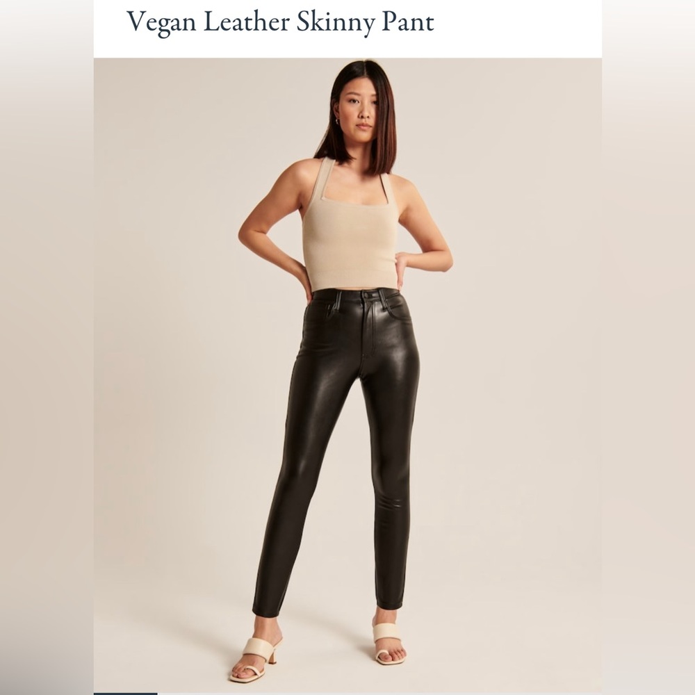 Like new!! Abercrombie & Fitch Vegan Leather Skinny Pant